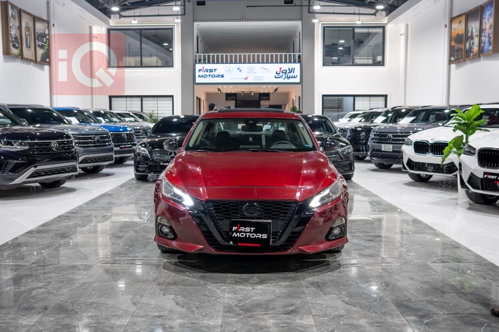 نيسان ألتيما